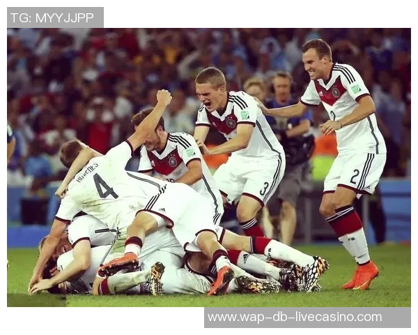 世界杯足球队的辉煌历程与传奇球员的故事探秘